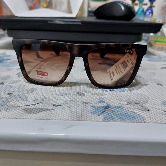 Levi’s Sunglasses Leopard Print Style - Picture 2 of 6